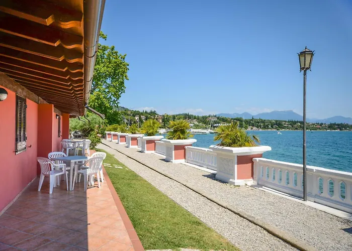 Villa Garuti Village