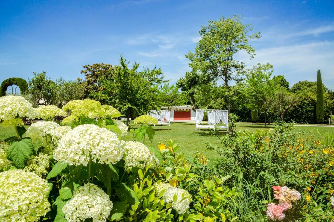 Aparthotel Garuti Village 3*